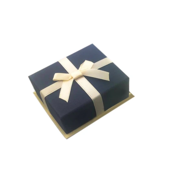 Подарочная коробочка синего цвета