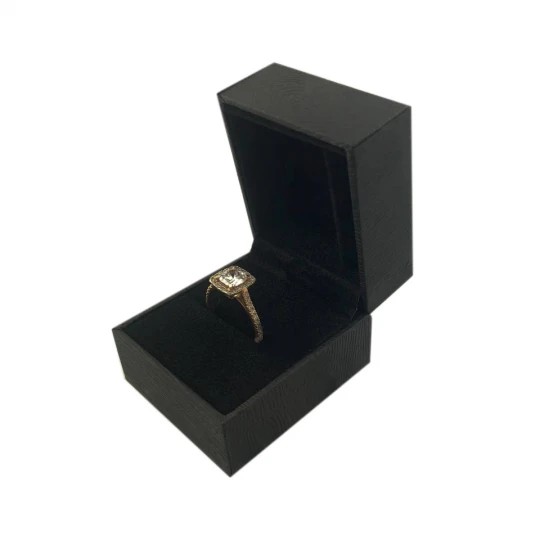 Подарочная коробочка с текстурой для кольца